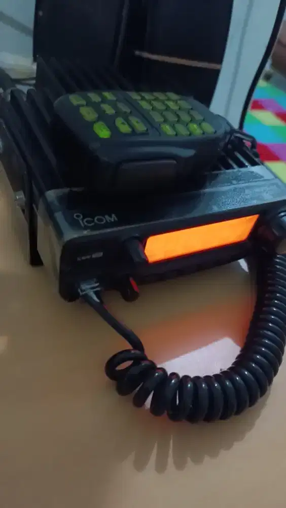 Radio Rig Icom 2200H