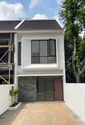 RUMAH MEWAH LUAS HARGA MURAH DI JATIASIH
