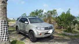 Toyota Fortuner G Diesel A/T solar 2010