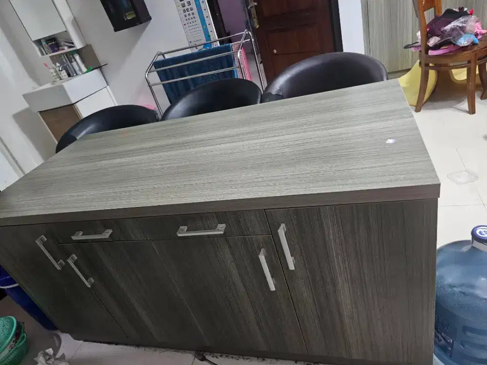 Meja dan bangku multifungsi