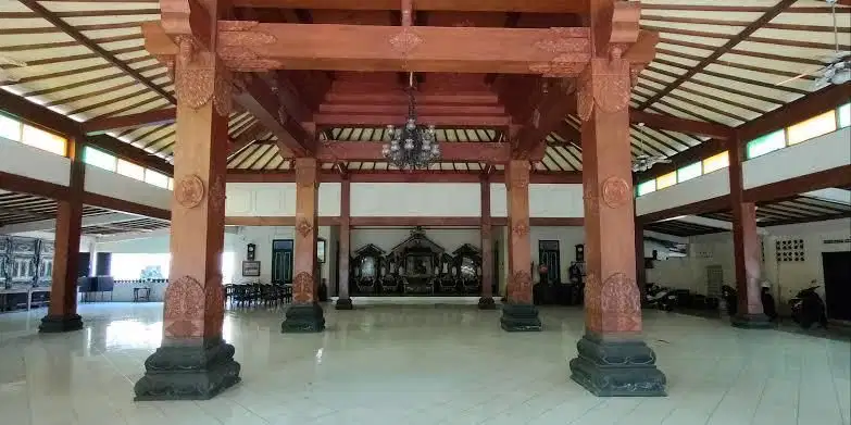 Rumah Luas Cocok dijadikan Gedung Pertemuan, Cluster, Ruang Usaha di Jogja (Kota)