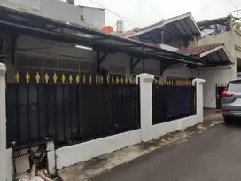 Rumah Tinggal 2 Lantai Akses Jalan 1 Mobil Di Tebet Barat