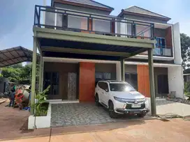 rumah mewah asri dengan keamanan 24 jam dan akses ke pusat kota
