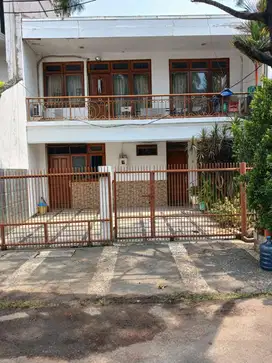 DIJUAL RUMAH PULOMAS TIMUR UKU 8X18.5 STRATEGIS 2 LANTAI HRG MENARIK