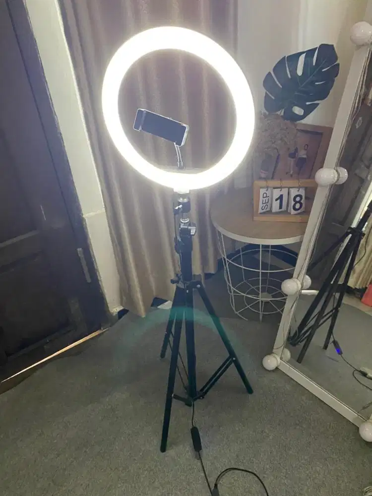 Ring light bekas