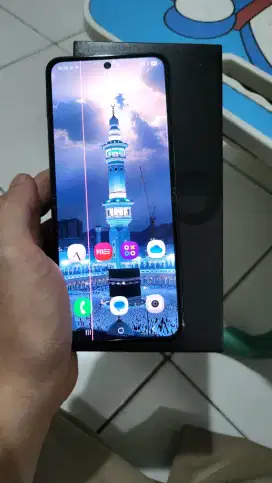 Samaung Z Flip 4 256Gb Graphite Mulus Like New Minus Pink Line