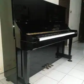 Piano Yamaha UX-3