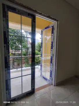 kusen aluminium pintu dobel ornamen kaca