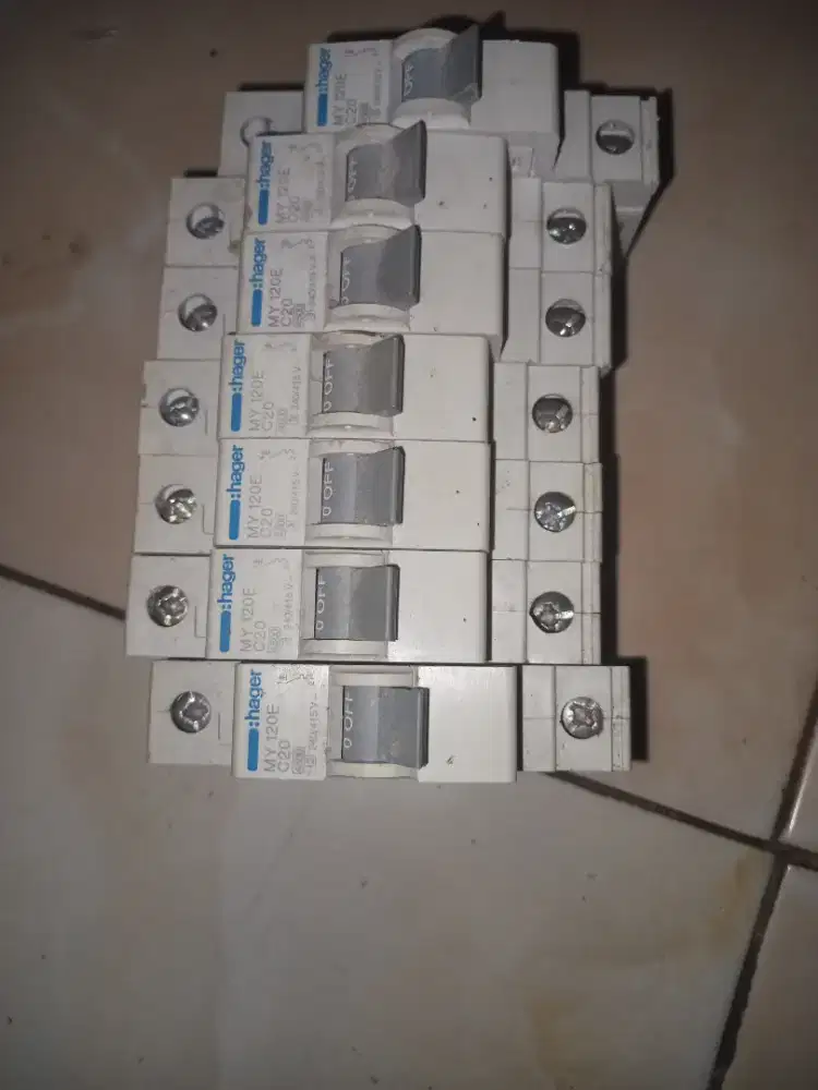 Jual murah mcb secon masih bagus