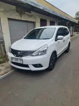 Nissan grand livina 2014 xv manual