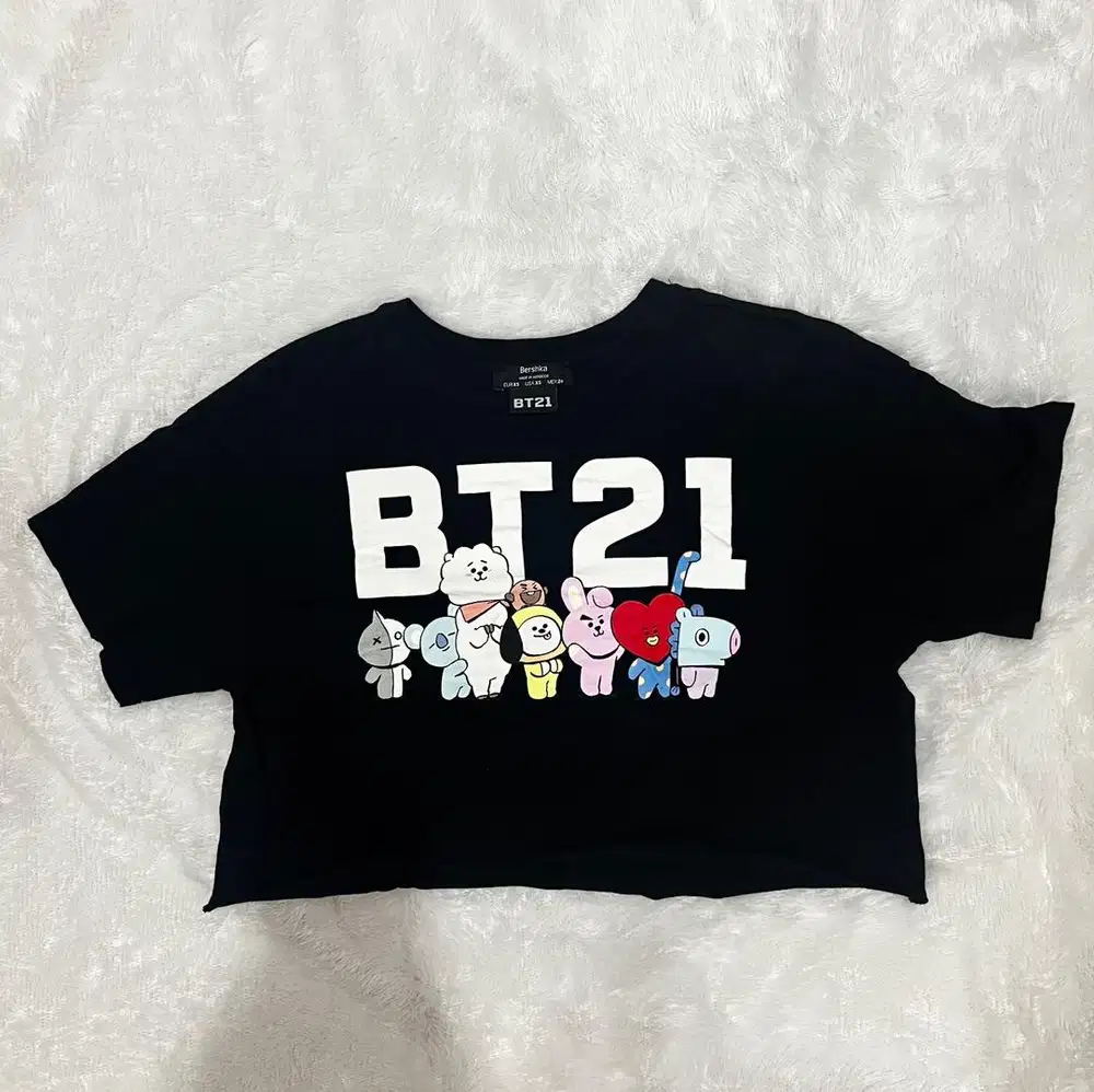 Preloved Kaos Bershka x BT21
