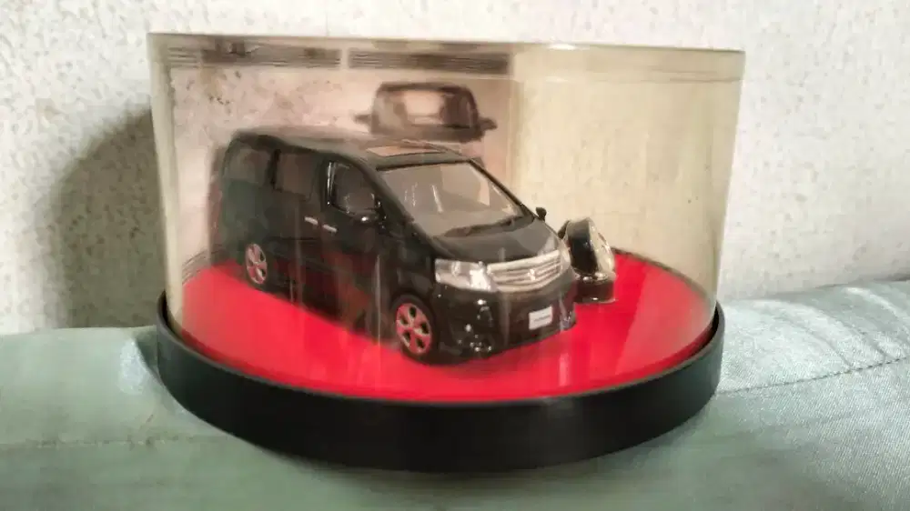 Diecast Toyota Alphard 1st Gen