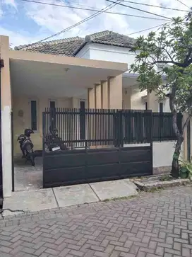 RUMAH BAGUS KLAMPIS DEKAT HOKKY MERR ITATS UNTAG UNITOMO GALAXI MALL SURABAYA