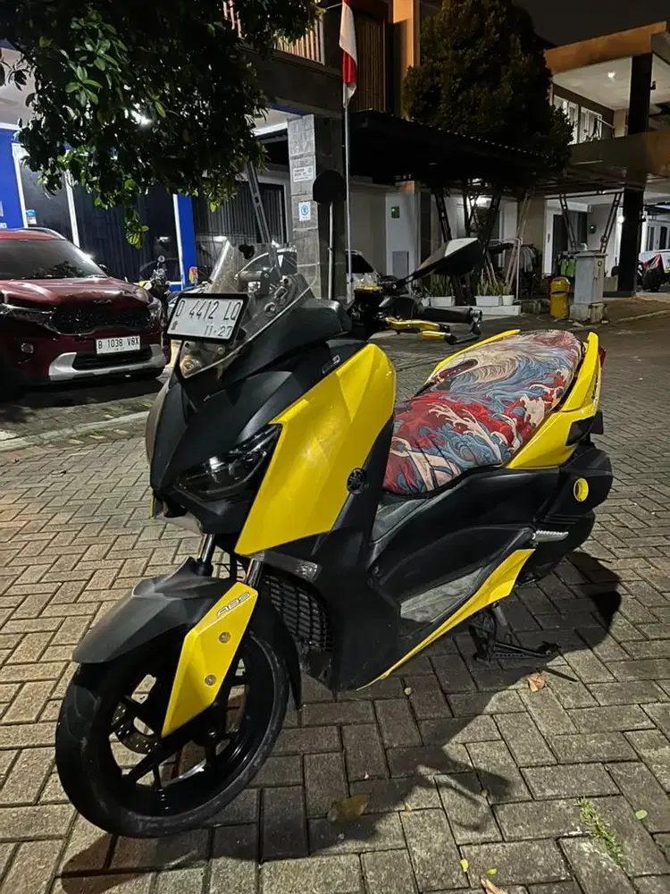YAMAHA XMAX 250 ABS YELLOW RARE ISTIMEWA