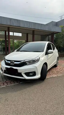 Honda Brio E satya putih
