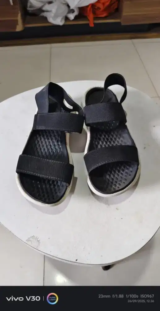 Sepatu sendal crocs wanita original