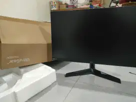 Monitor lg ultra gear 24 inch