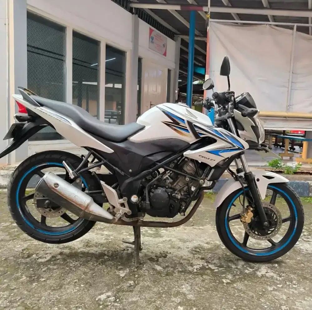 HONDA CB 150R 2013