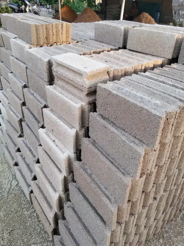 Ready batako padet besar UK 30x12x7 murah berkualitas