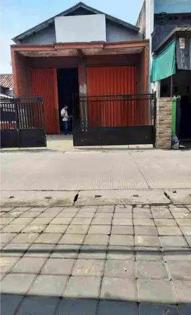Toko - Gudang Tenggulunan