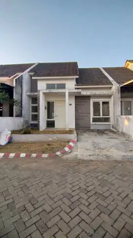 Dijual rumah di Taman Dhika Sidoarjo