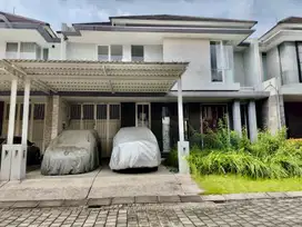 DISEWAKAN RUMAH WISATA BUKIT MAS WIYUNG 4KT SEMI FURNISH PAKUWON MALL