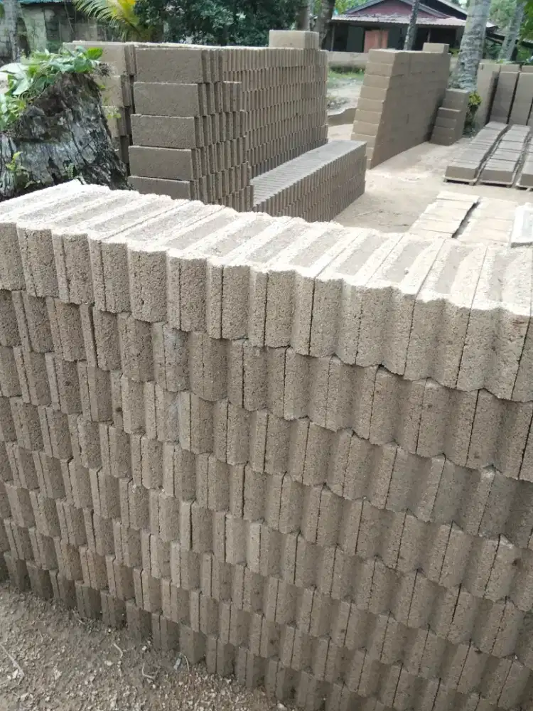 Ready batako padet kecil UK 25x11x5 & besar UK 30x12x7