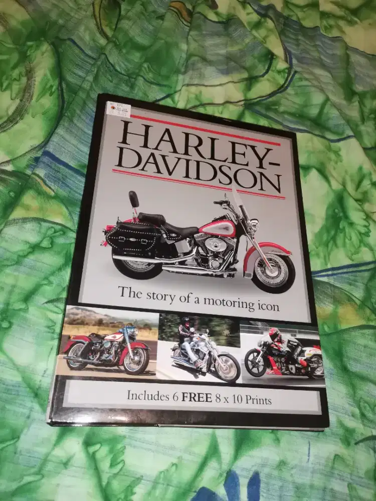 Buku Otomotif Sejarah Harley Davidson/ English/ 64 Halaman