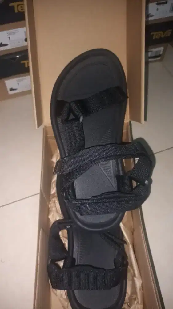 Sendal Teva Hurricane XLT2