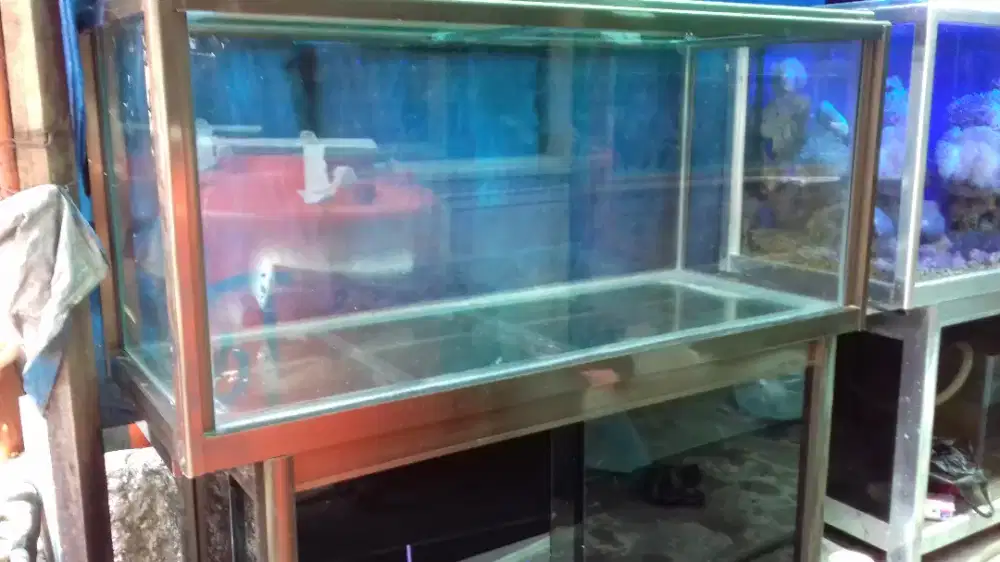 Menerima pembuatan rak aquarium bahan alumunium
