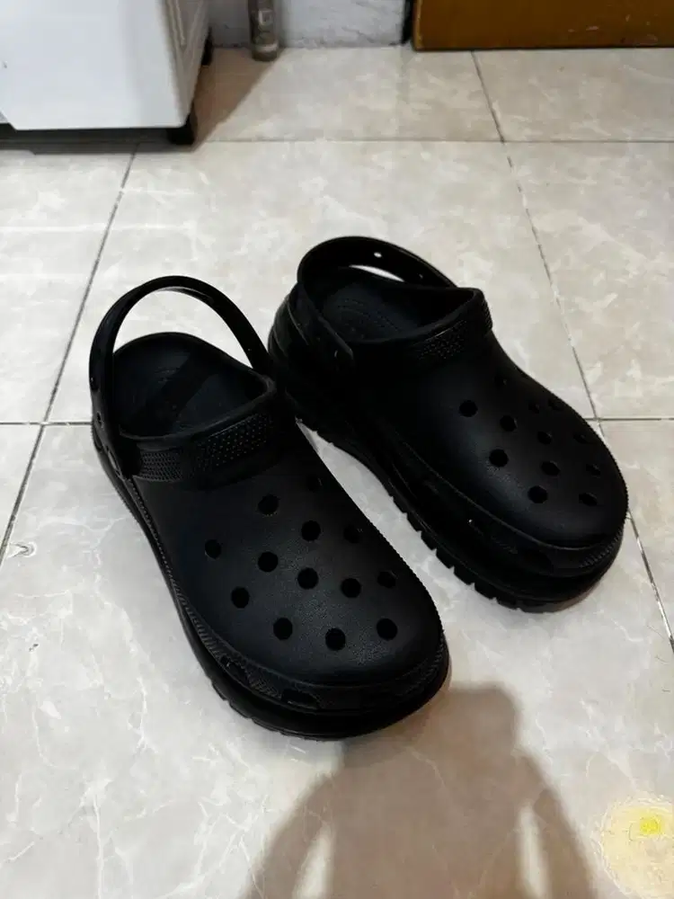 CROCS CLASSIC MEGA CRUSH UNISEX CLOG BLACK