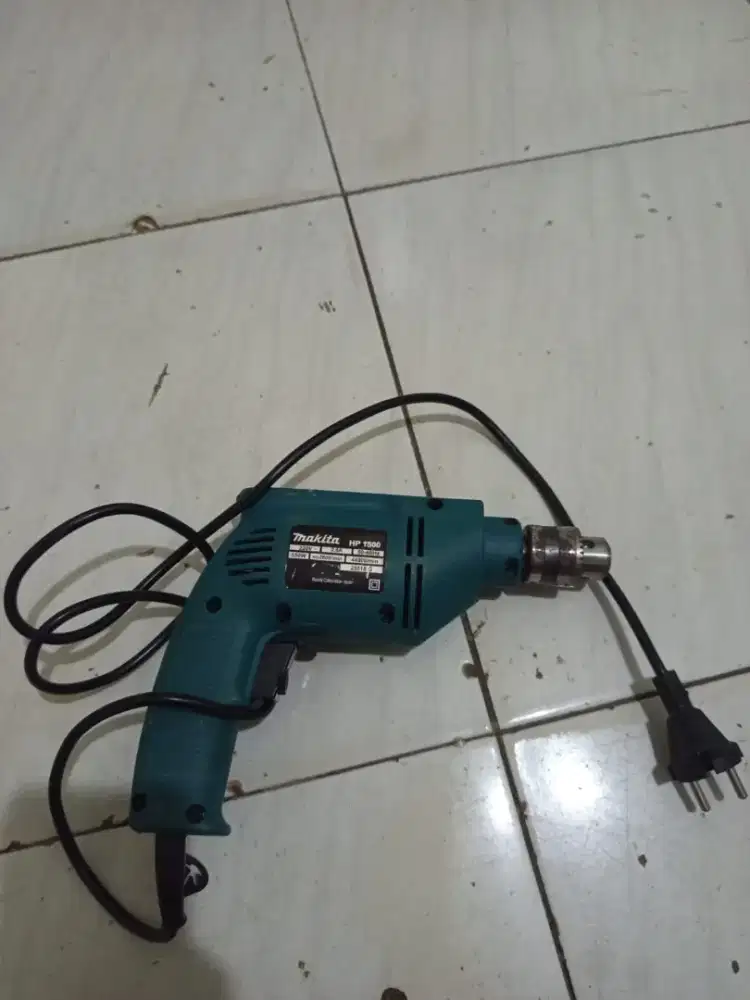 Mesin bor makita
