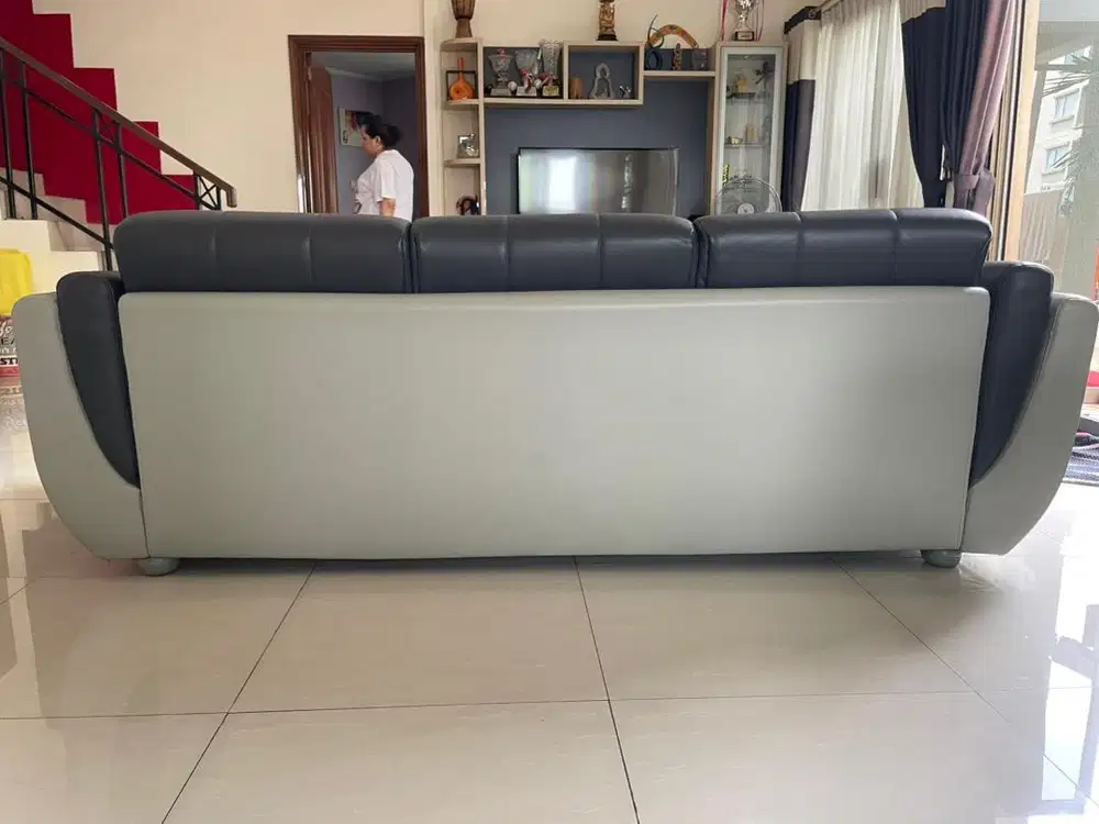 Sofa untuk 3 seater.