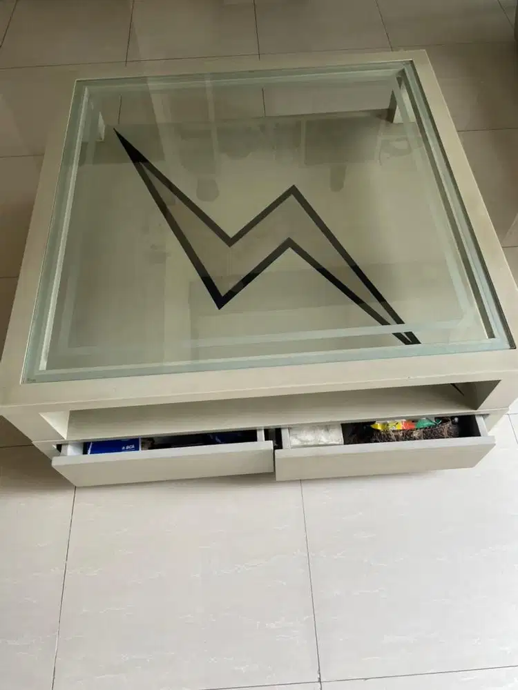 Square center table