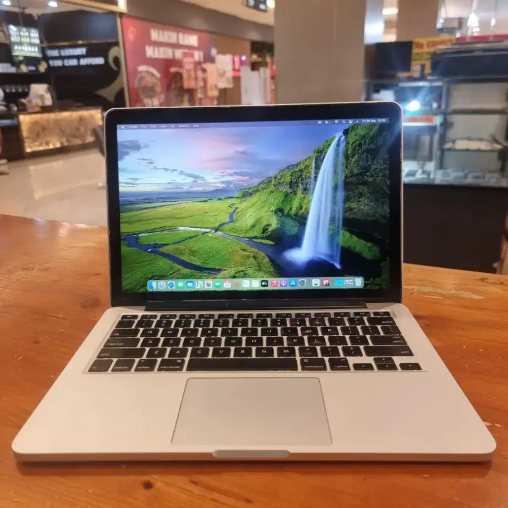 MACBOOK PRO RETINA 13 INCH 2013 RAM 8GB SSD 256GB i5