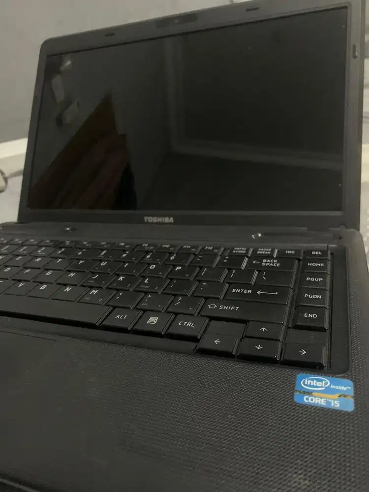 Laptop Toshiba dan HP tahun 2012/2013
