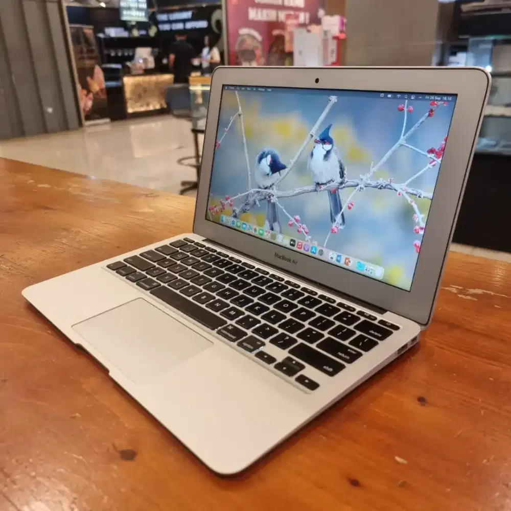 MACBOOK AIR 11 INCH 2015 i5 RAM 4 GB SSD 128GB