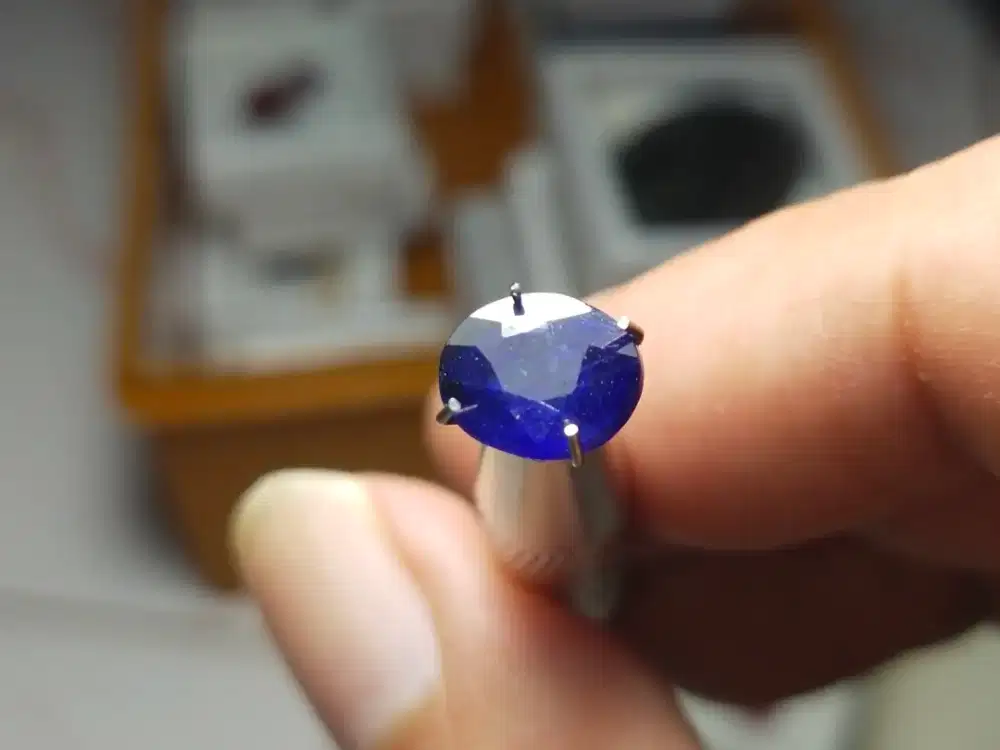 Natural Blue Sapphire Corundum 2.45 Ct Mewah