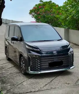 Toyota Voxy 2.0 CVT 2023 Black KM 17rb Perfect Condition Terawat Apikk