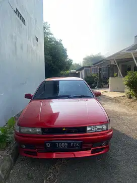 Mitsubishi Lancer 1990 Bensin
