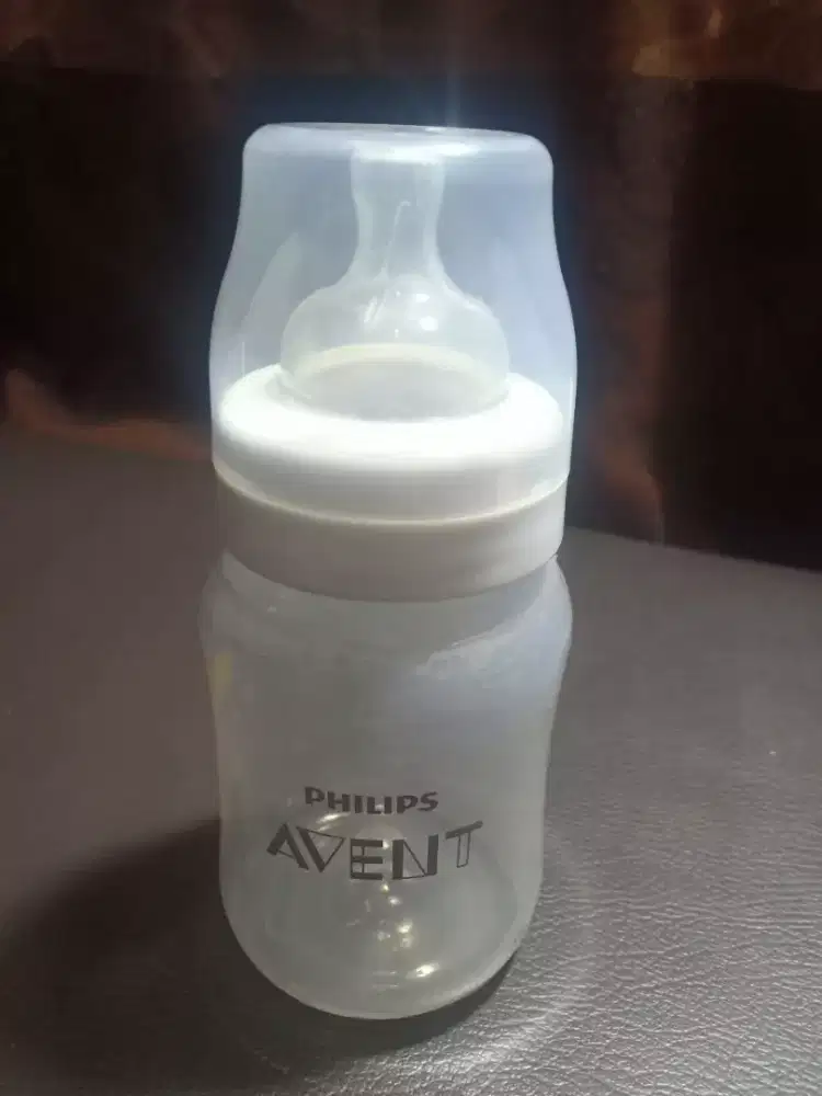 Botol susu bayi merk Philip avent 260 ml