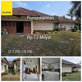 Di jual rumah luas di jalan Purnawarman
