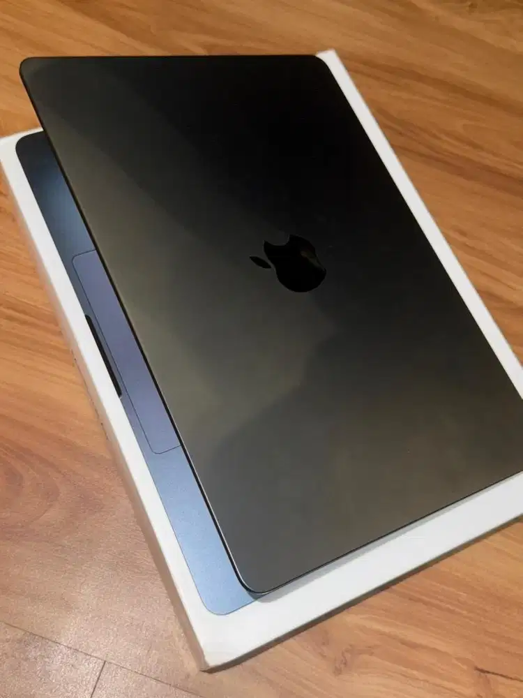 Macbook Air M2 256 / 8 IBOX