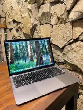 Macbook air i3 2020 8/128 Mulus