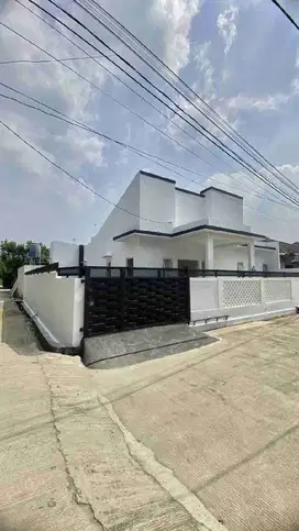 dijual runah hook  baru keren mewah LT 210 LB 150 di pekayon galaxy bebas banjir