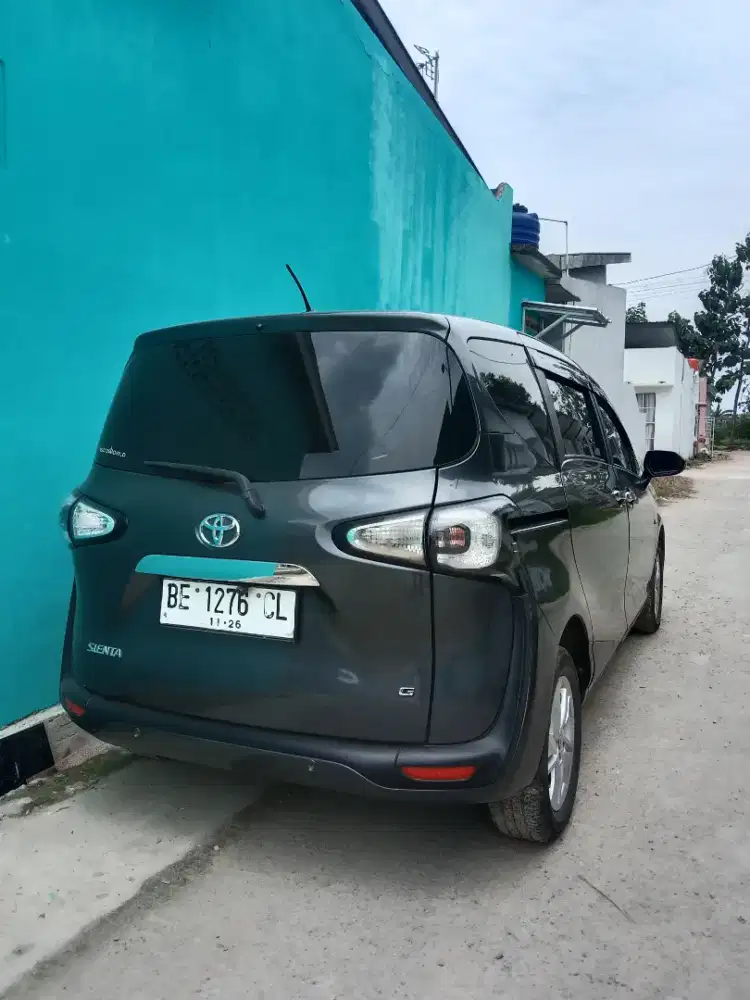 Toyota sienta g manual