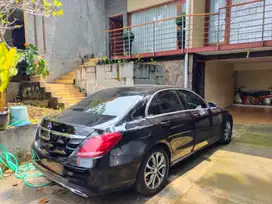 Mercedes-Benz C200 2017 Bensin