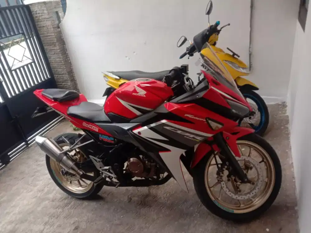 Cbr 150 r tahun 2016