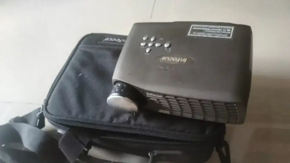 Jual proyektor infocus