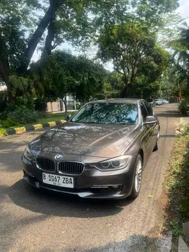 BMW 320i 2014 Bensin